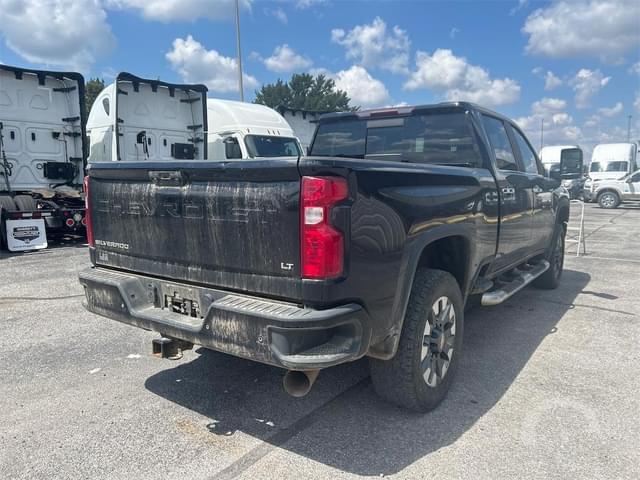 Image of Chevrolet 3500HD equipment image 3