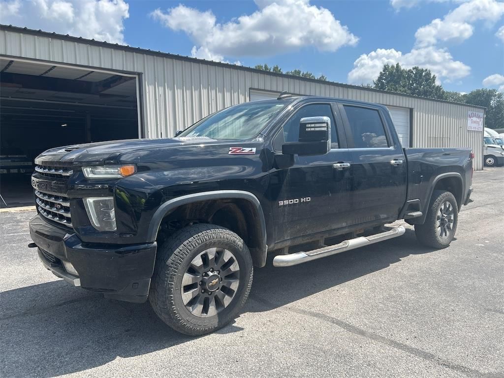 2022 Chevrolet 3500HD Equipment Image0