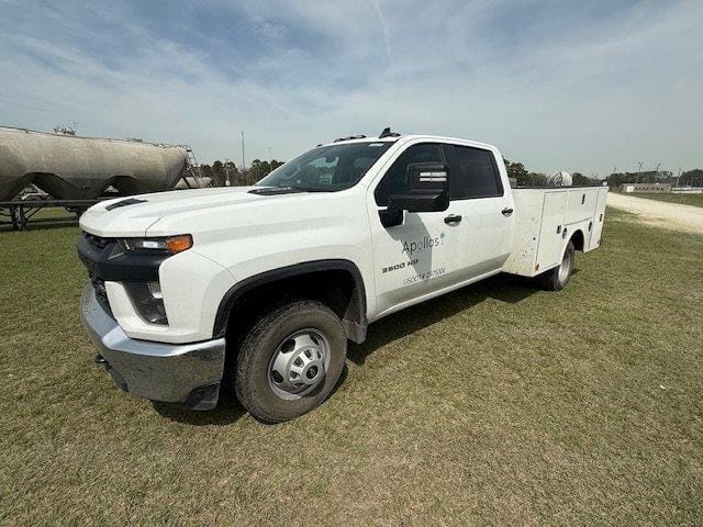 2022 Chevrolet 3500HD Equipment Image0
