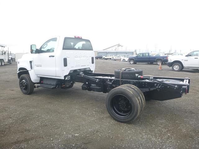 Image of Chevrolet 5500 equipment image 3