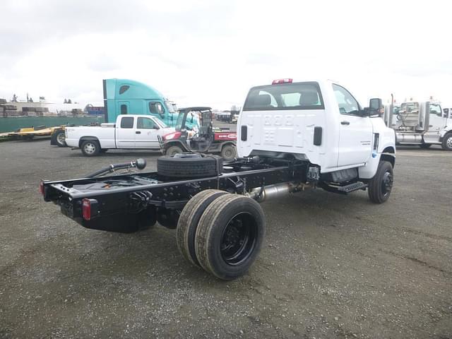 Image of Chevrolet 5500 equipment image 2