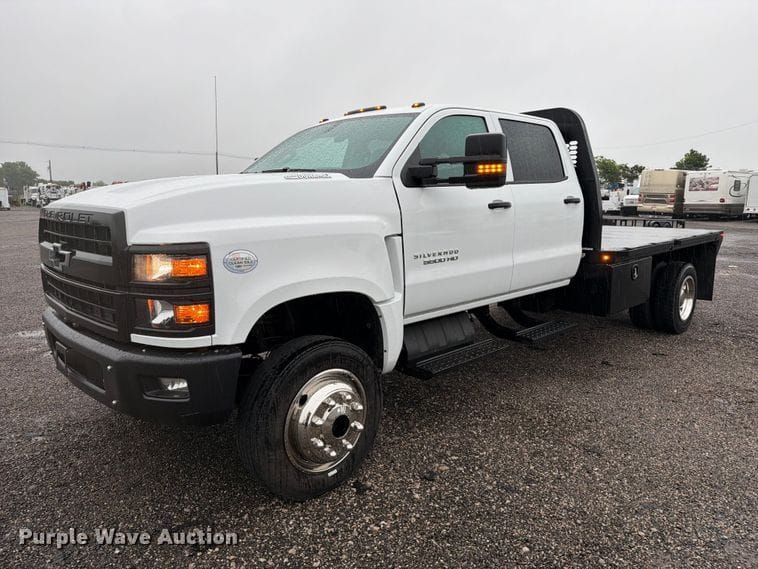 2022 Chevrolet C5500 Equipment Image0