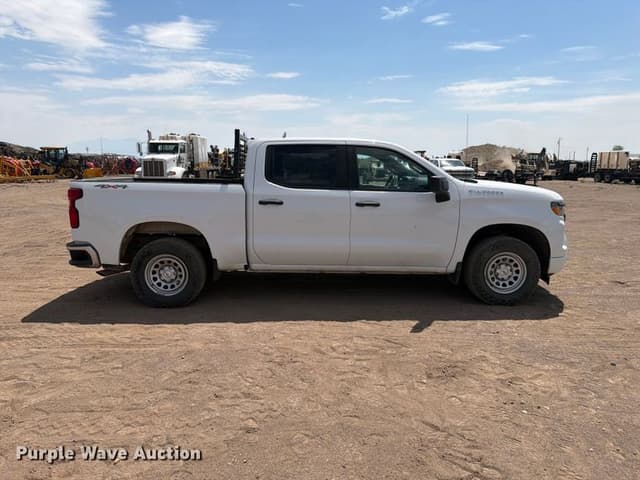Image of Chevrolet 1500 equipment image 3