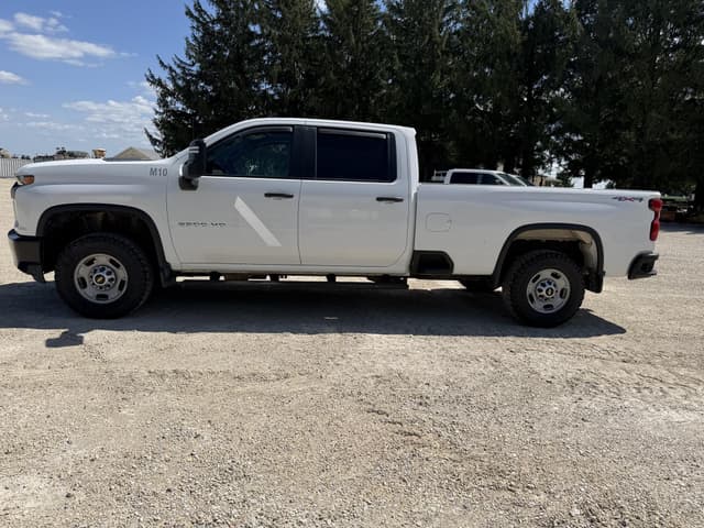 Image of Chevrolet 2500 equipment image 2