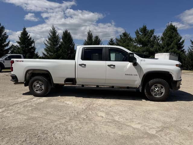 Image of Chevrolet 2500 equipment image 3
