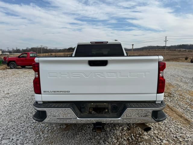 Image of Chevrolet 2500 equipment image 3