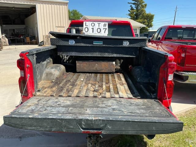Image of Chevrolet 2500HD equipment image 4