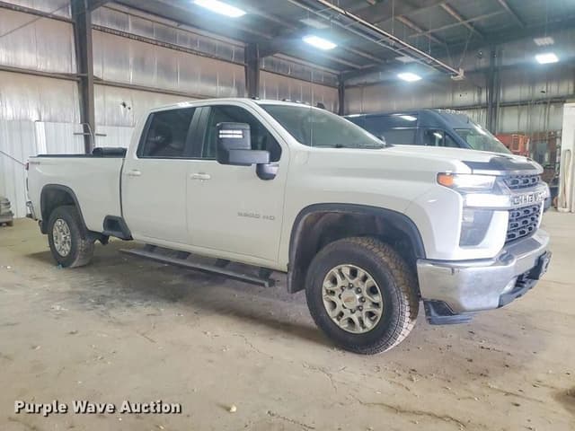 Image of Chevrolet 3500HD equipment image 2