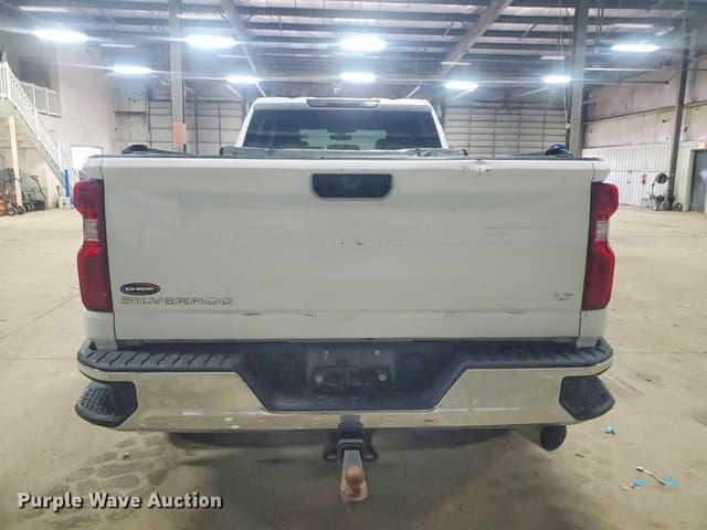 Image of Chevrolet 3500HD equipment image 4
