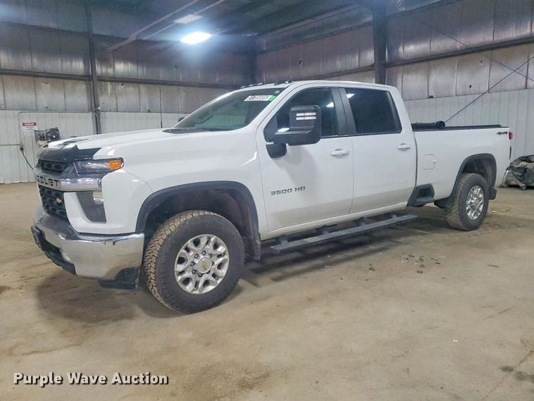 2022 Chevrolet 3500HD Equipment Image0