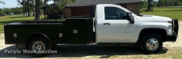 Image of Chevrolet 3500HD equipment image 3