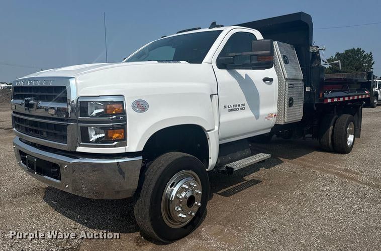 2022 Chevrolet 5500HD Equipment Image0