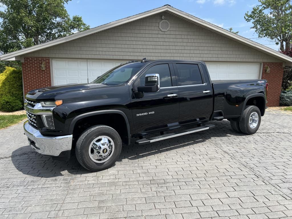 2022 Chevrolet K3500 HD LTZ Equipment Image0