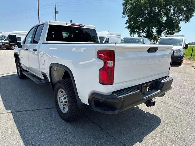 Image of Chevrolet Silverado equipment image 2