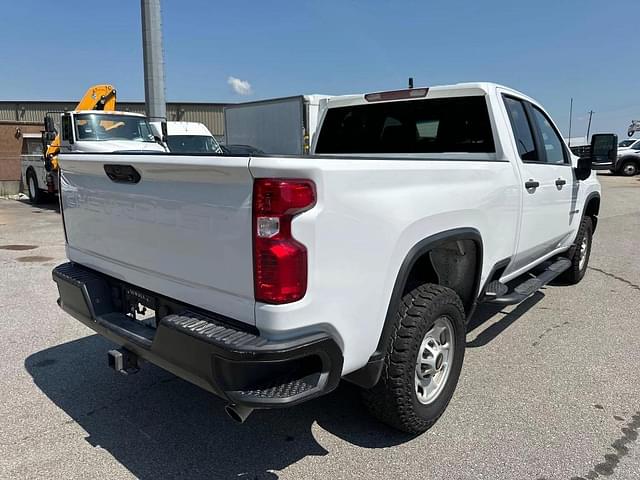 Image of Chevrolet Silverado equipment image 4