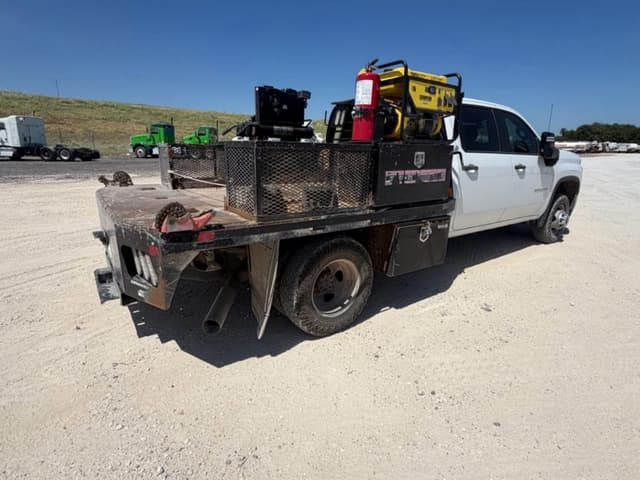 Image of Chevrolet 3500HD equipment image 4