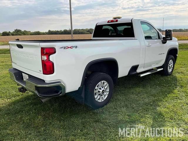 Image of Chevrolet 2500HD equipment image 2