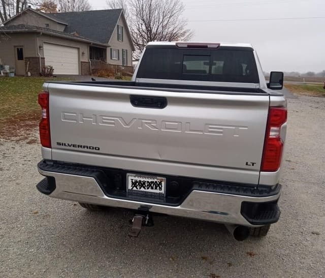 Image of Chevrolet 2500HD equipment image 3