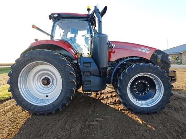 Image of Case IH Magnum 310 equipment image 1