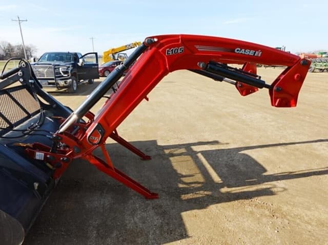 Image of Case IH L105 equipment image 2