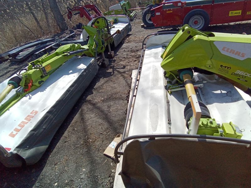 2022 CLAAS 1100 Disco/3600F Disco Equipment Image0