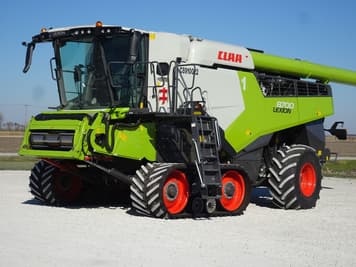 Main image CLAAS Lexion 8700