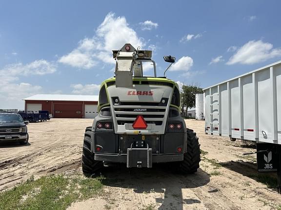 Image of CLAAS Jaguar 990 equipment image 2