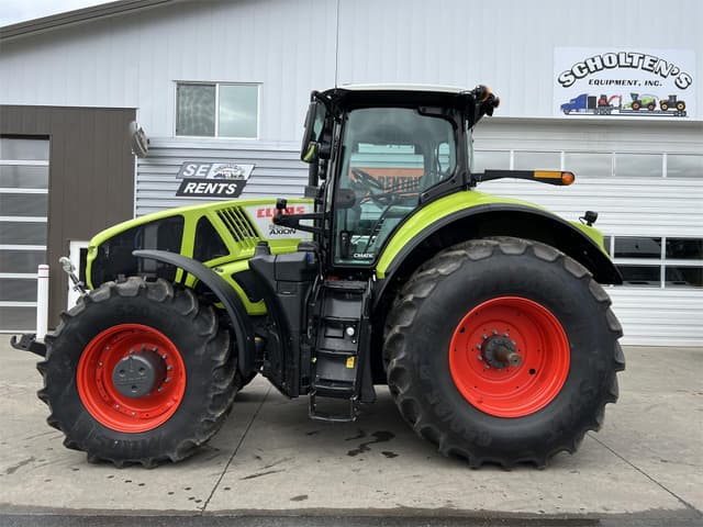 Image of CLAAS Axion 930 equipment image 2