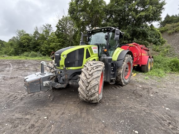 2022 CLAAS Axion 930 Equipment Image0