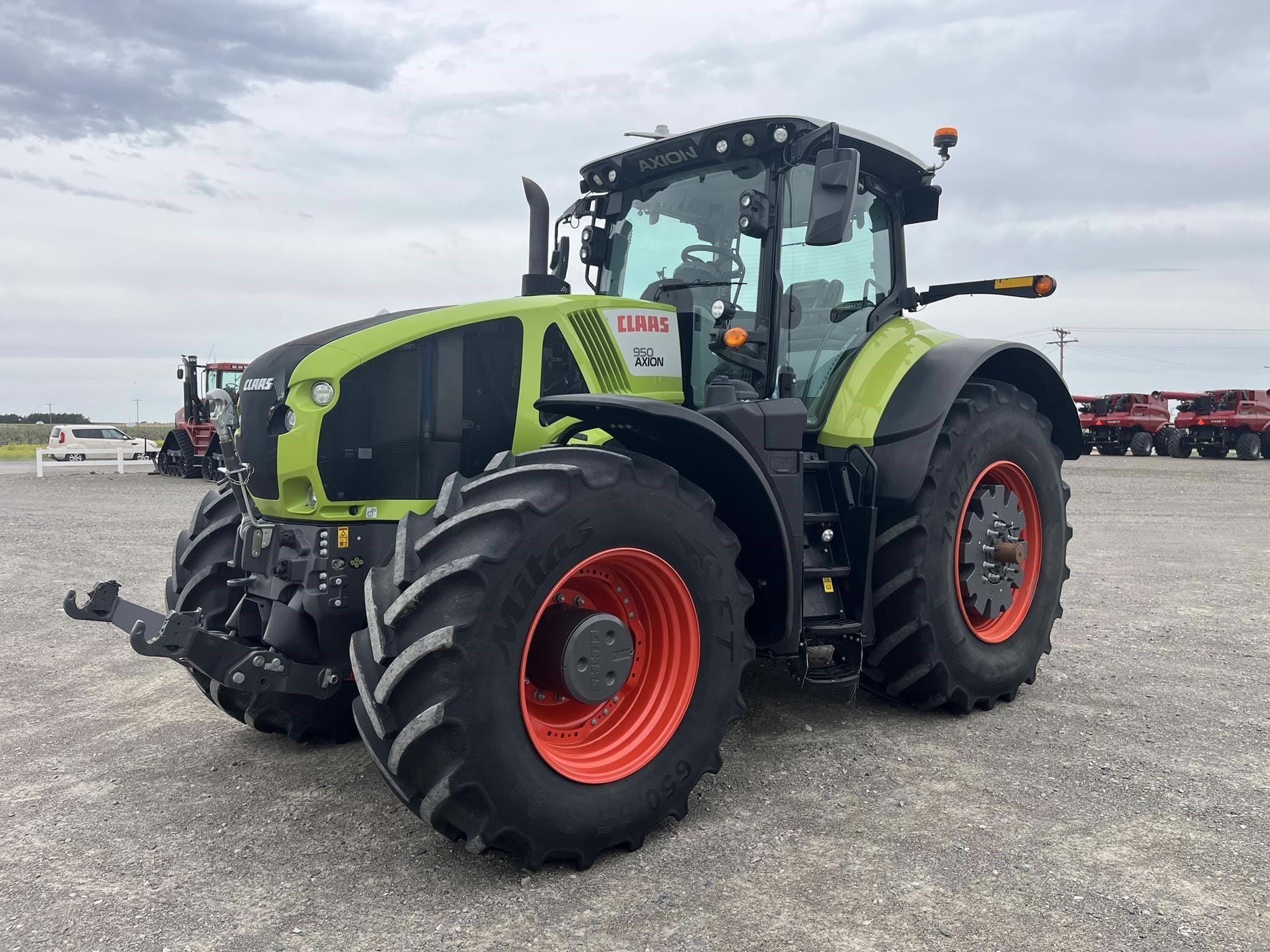 2022 CLAAS Axion 950 Equipment Image0