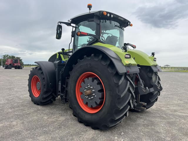 Image of CLAAS Axion 950 equipment image 2