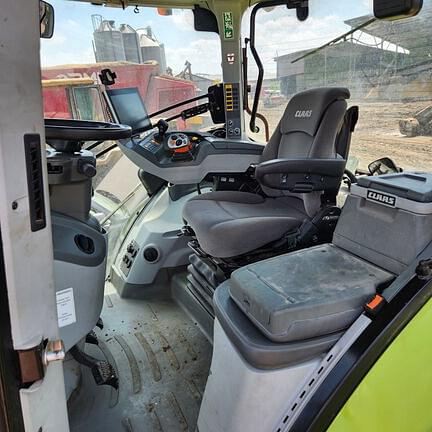 Image of CLAAS Axion 950 equipment image 4