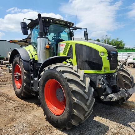 Image of CLAAS Axion 950 equipment image 2