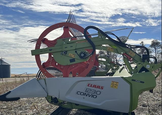 Image of CLAAS 1230 Convio equipment image 4