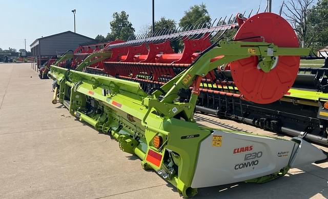 Image of CLAAS Convio Flex 1230 equipment image 3