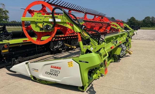 Image of CLAAS Convio Flex 1230 equipment image 1
