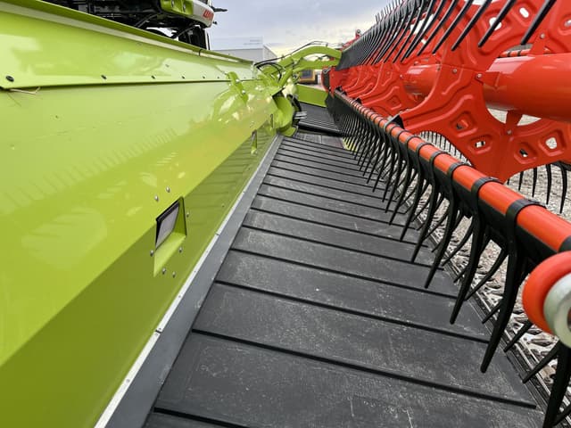Image of CLAAS Convio Flex 1230 equipment image 4