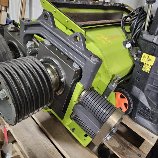 Image of CLAAS Jaguar 990 equipment image 2