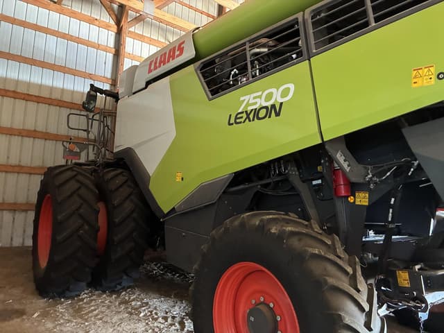 Image of CLAAS Lexion 7500 equipment image 4