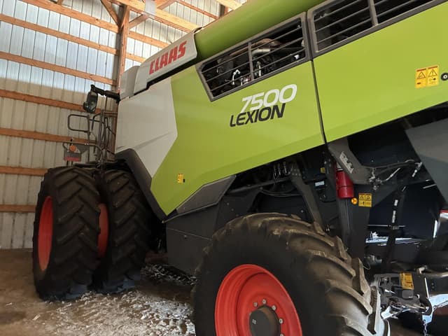 Image of CLAAS Lexion 7500 equipment image 4