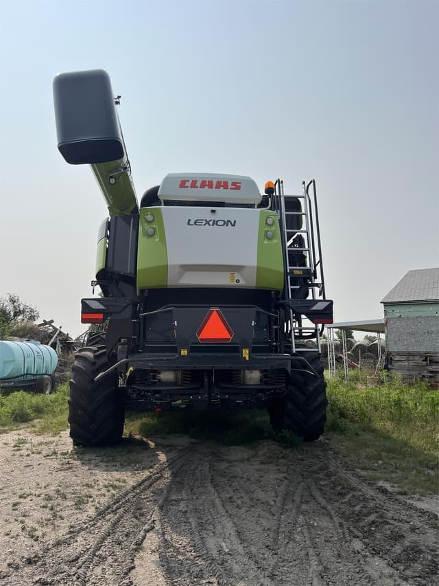 Image of CLAAS Lexion 8600 equipment image 3