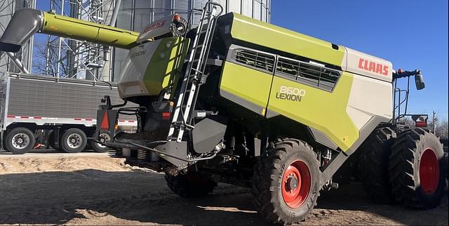 Image of CLAAS Lexion 8600 equipment image 3