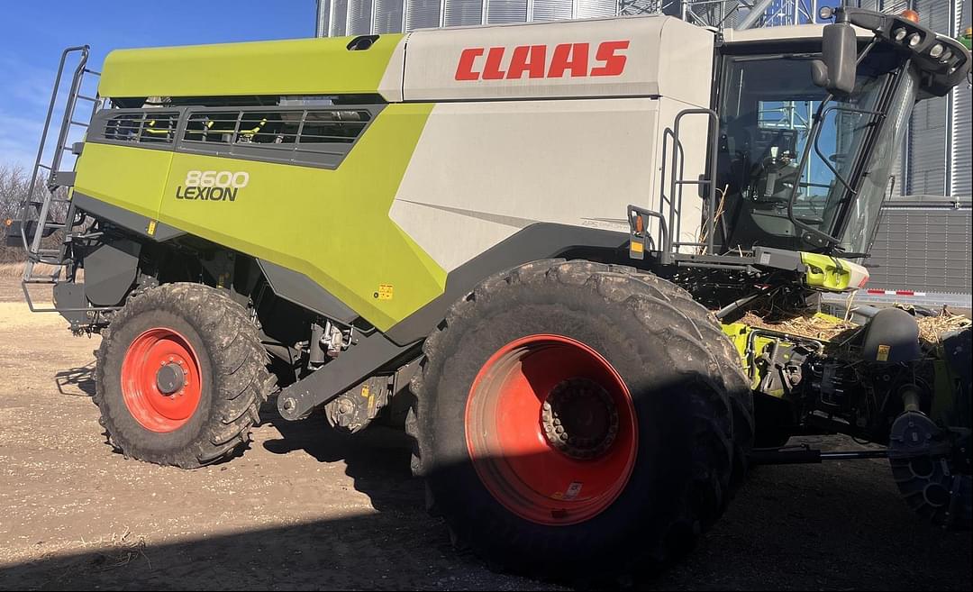 Image of CLAAS Lexion 8600 Primary image