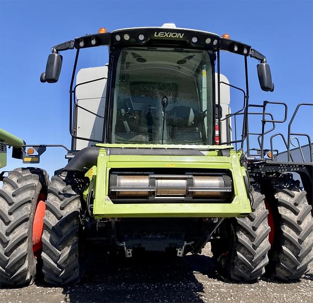 Image of CLAAS Lexion 8600 equipment image 3