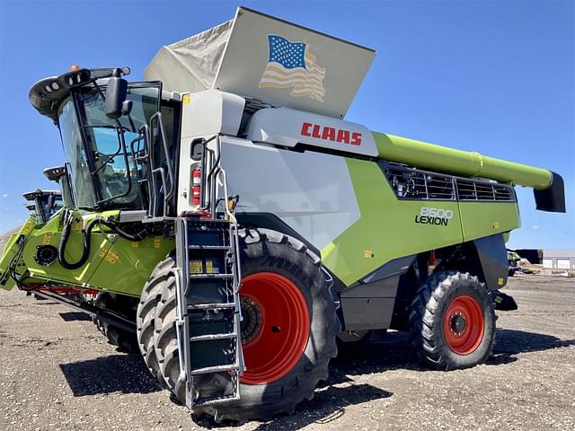 Image of CLAAS Lexion 8600 equipment image 2