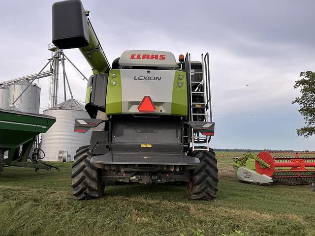Image of CLAAS Lexion 8600 equipment image 2