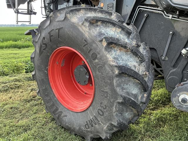 Image of CLAAS Lexion 8600 equipment image 4