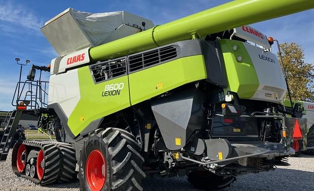 Image of CLAAS Lexion 8600TT equipment image 2