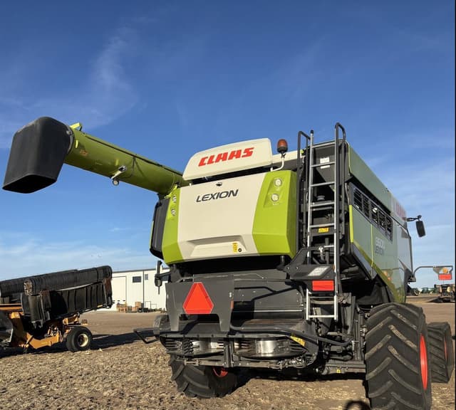 Image of CLAAS Lexion 8600TT equipment image 3