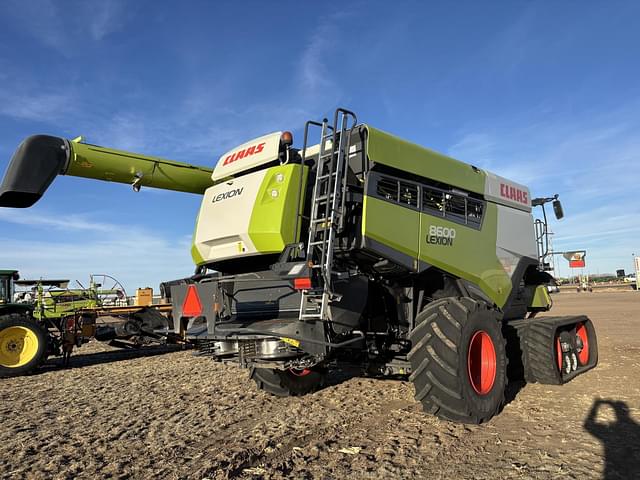 Image of CLAAS Lexion 8600TT equipment image 3